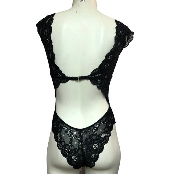 Sophie b. Black Lace Bodysuit Size Medium - Picture 2 of 8